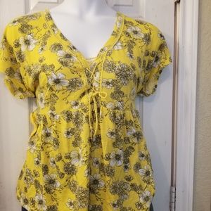 Yellow knot top